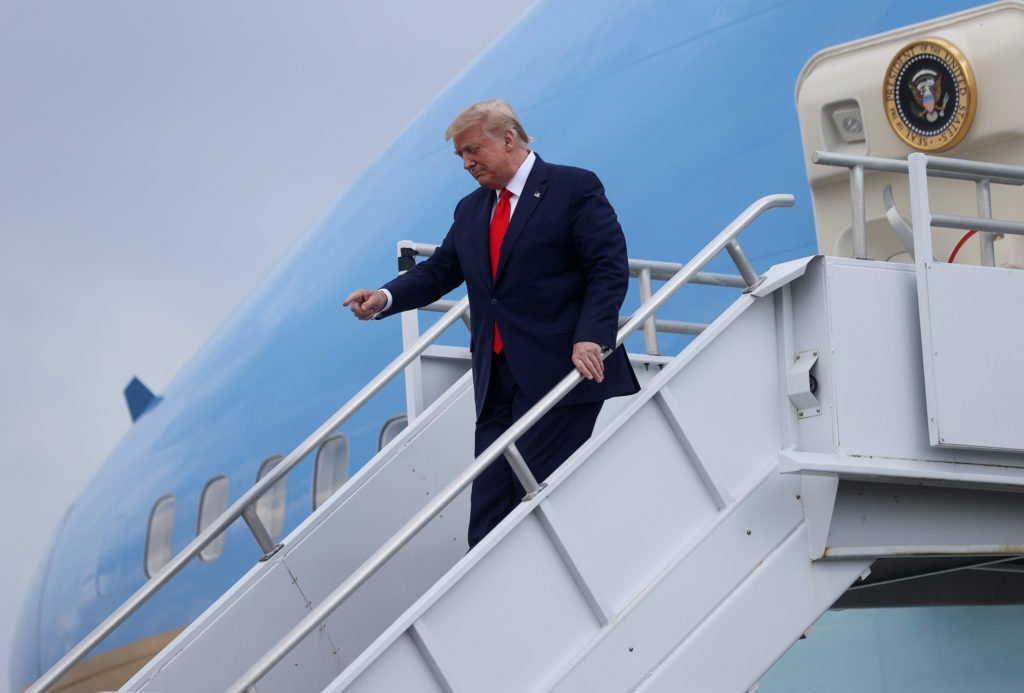 Trump Visits Ohio and Kentucky to Downplay War’s Impact on Economy